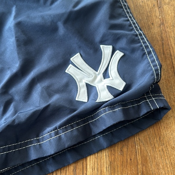 NY Yankee Men's Bathing Swim Trunks Blue Gray Sz L - Picture 2 of 6